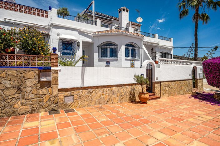 Image No.29-2 Bed Townhouse for sale