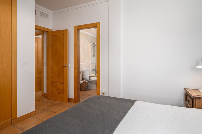 Image No.16-2 Bed Apartment for sale