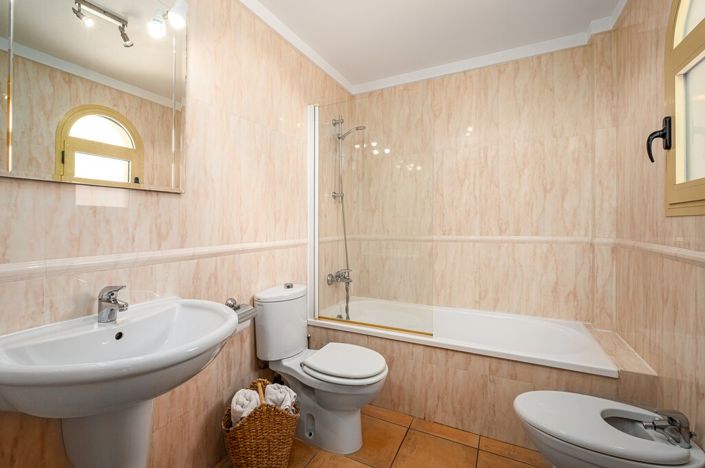 Image No.17-2 Bed Apartment for sale