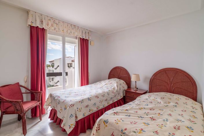 Image No.11-2 Bed Property for sale
