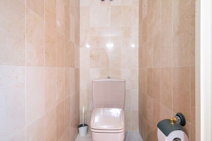 Image No.14-2 Bed Property for sale