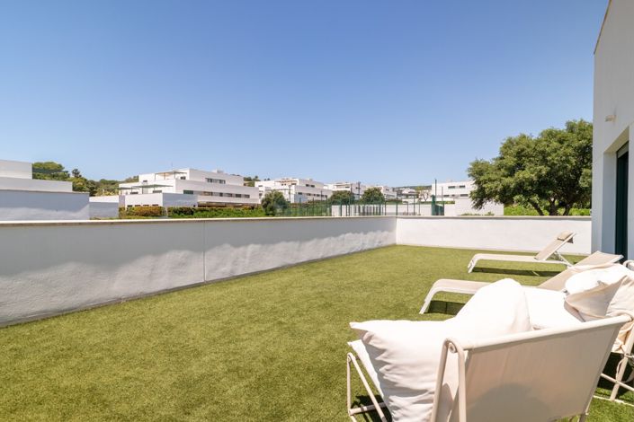 Image No.22-5 Bed Apartment for sale
