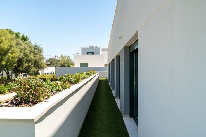 Image No.26-5 Bed Apartment for sale