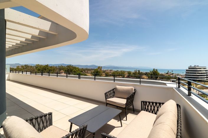 Image No.10-2 Bed Property for sale