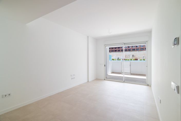 Image No.6-1 Bed Property for sale