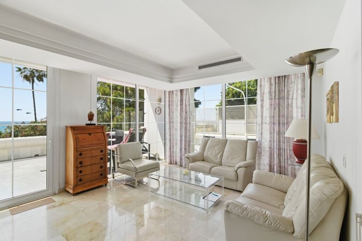 Image No.11-3 Bed Property for sale