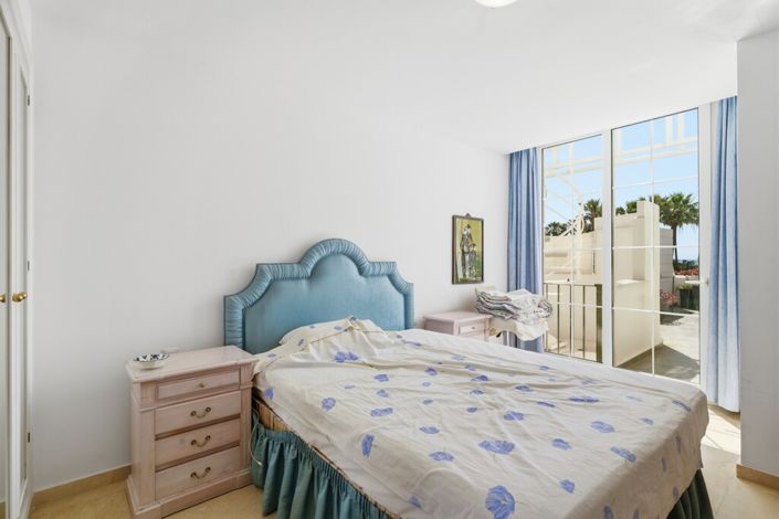 Image No.16-3 Bed Property for sale