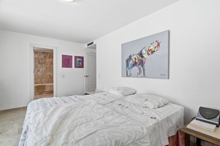 Image No.23-3 Bed Property for sale
