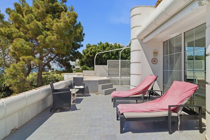 Image No.24-3 Bed Property for sale