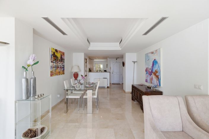 Image No.28-3 Bed Property for sale