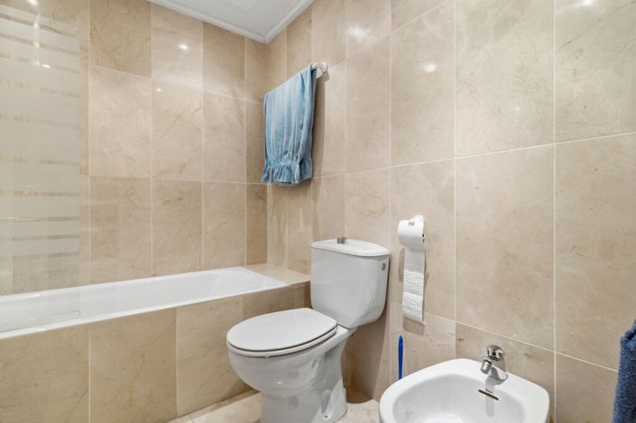Image No.33-3 Bed Property for sale
