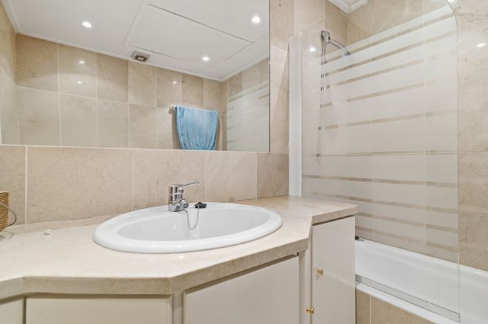 Image No.34-3 Bed Property for sale