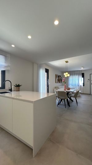 Image No.10-3 Bed Townhouse for sale