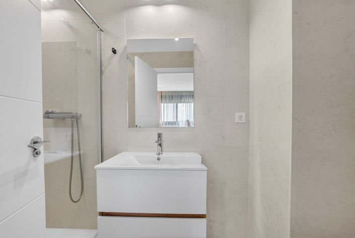 Image No.17-3 Bed Apartment for sale