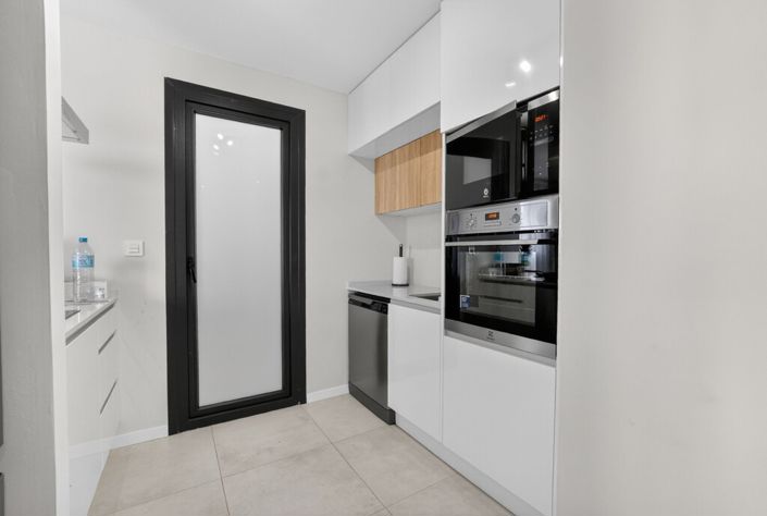 Image No.20-3 Bed Apartment for sale