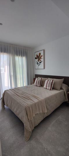 Image No.12-2 Bed Property for sale