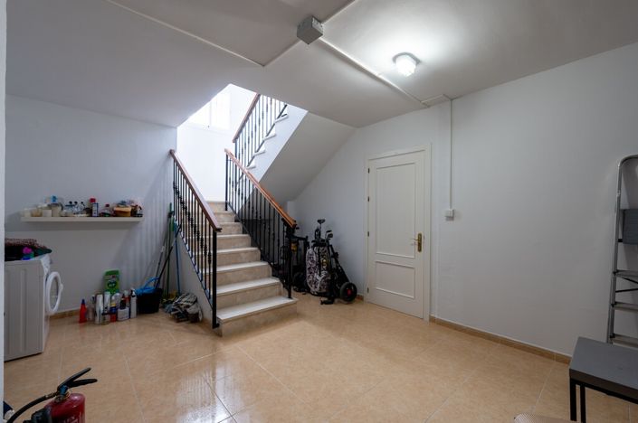 Image No.25-3 Bed Villa for sale