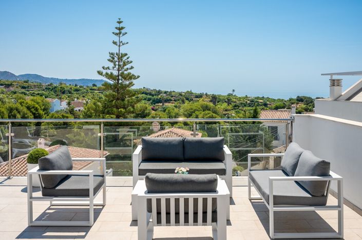 Image No.2-Villa de 6 chambres à vendre à Nerja