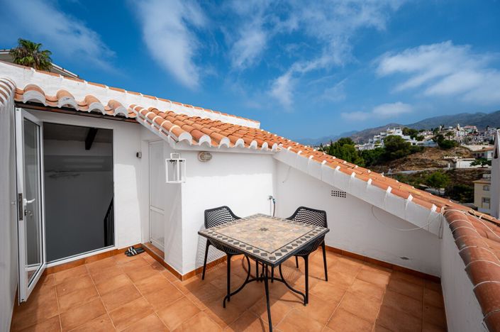 Image No.25-3 Bed Townhouse for sale
