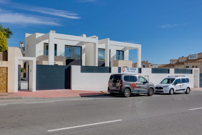 Image No.24-4 Bed Villa for sale
