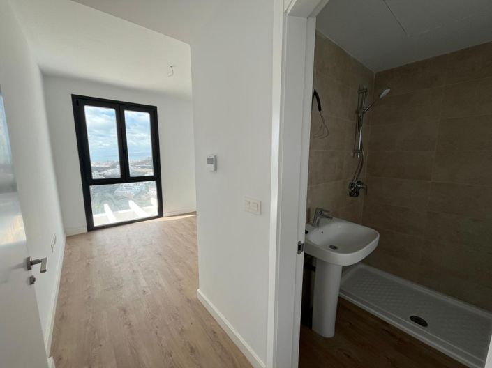 Image No.7-2 Bed Property for sale
