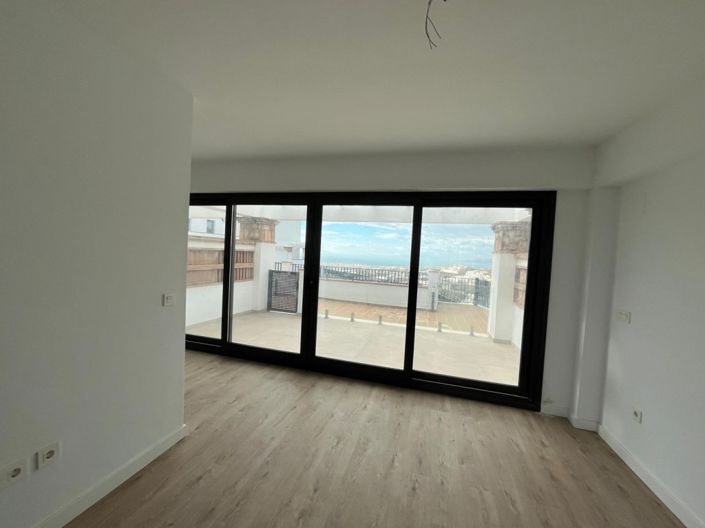 Image No.8-2 Bed Property for sale