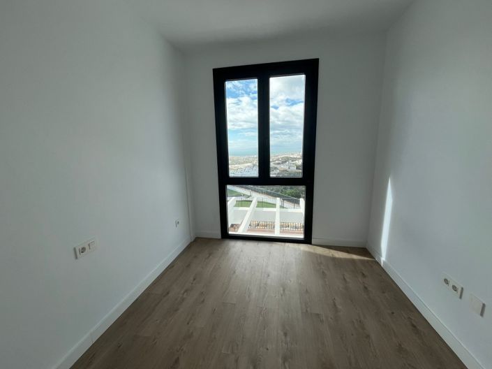 Image No.9-2 Bed Property for sale