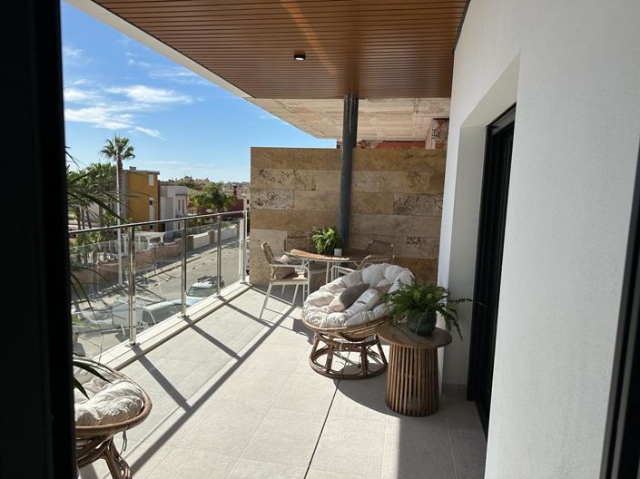 Image No.18-2 Bed Property for sale