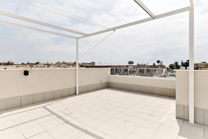Image No.17-2 Bed Property for sale