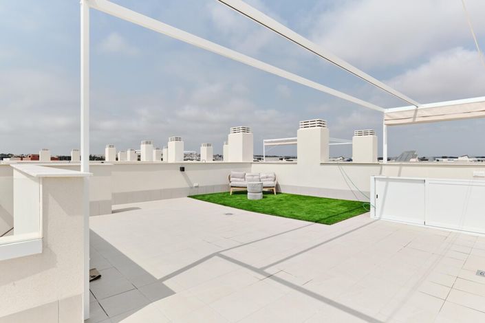 Image No.18-2 Bed Property for sale