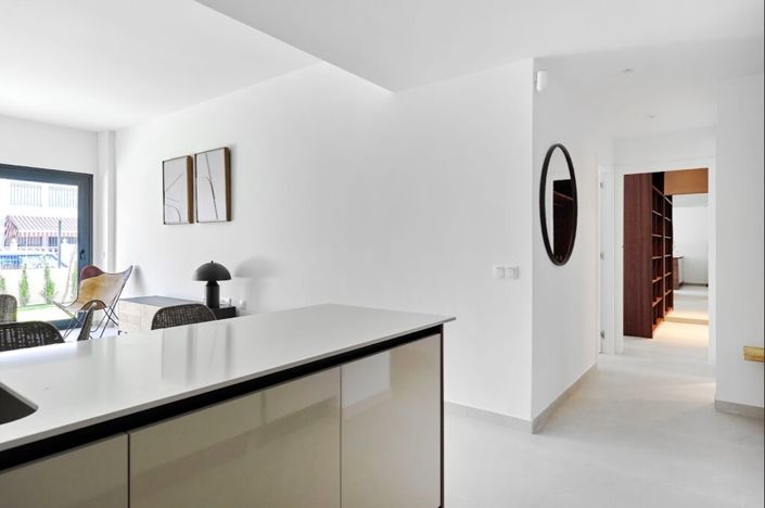 Image No.22-2 Bed Property for sale