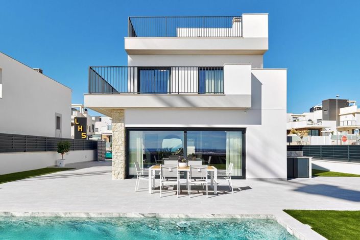 Image No.2-3 Bed Villa for sale