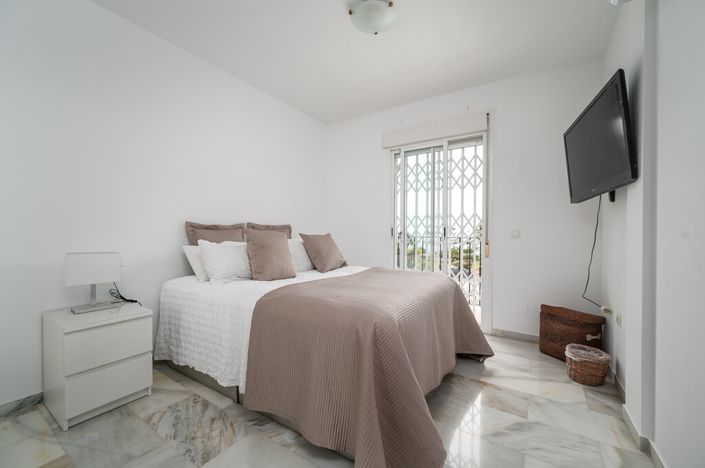 Image No.19-3 Bed Villa for sale