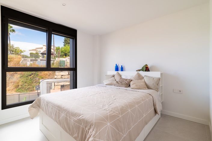 Image No.20-3 Bed Apartment for sale