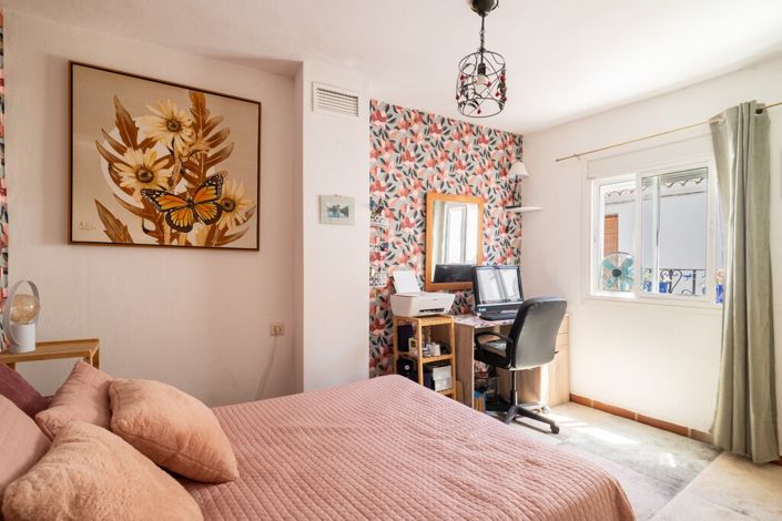 Image No.16-3 Bed Townhouse for sale