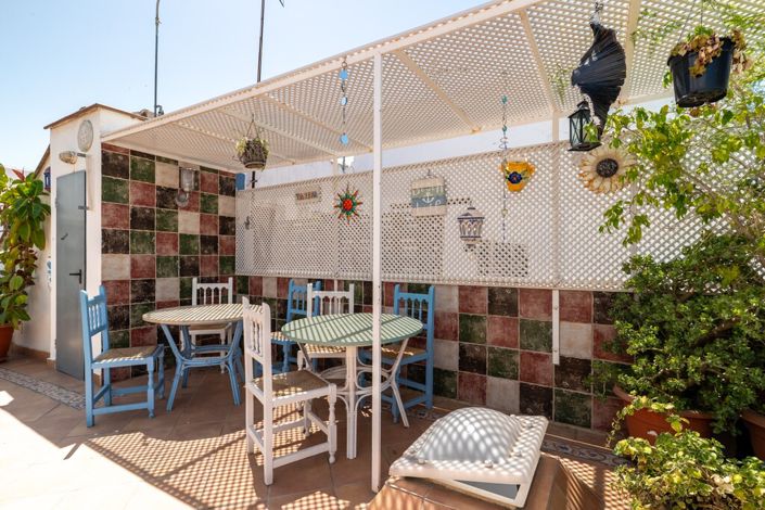 Image No.19-3 Bed Townhouse for sale