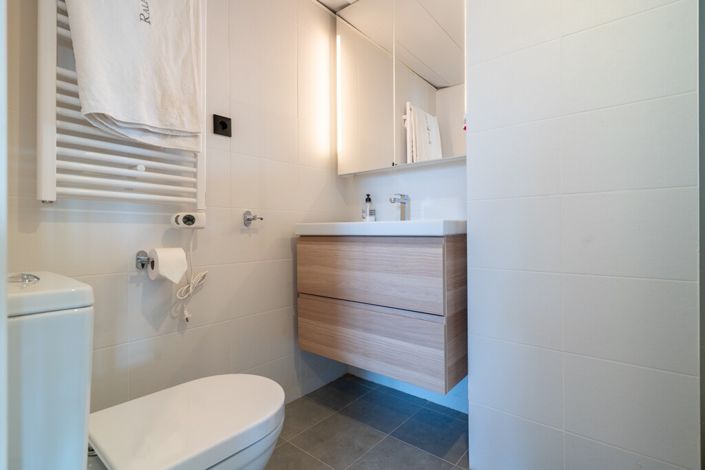 Image No.18-3 Bed Property for sale