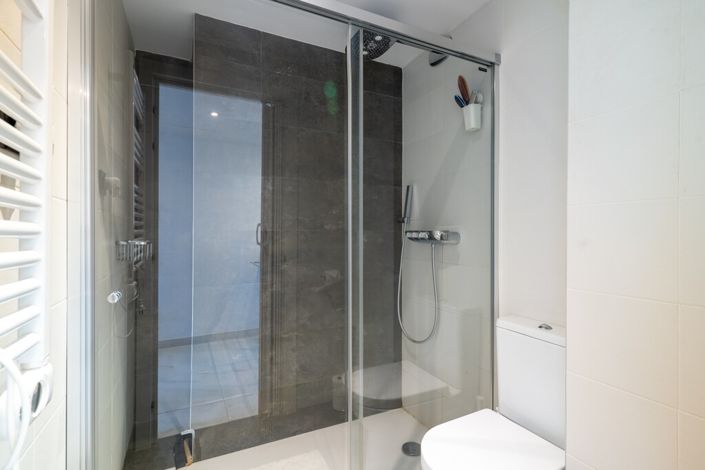 Image No.25-3 Bed Property for sale
