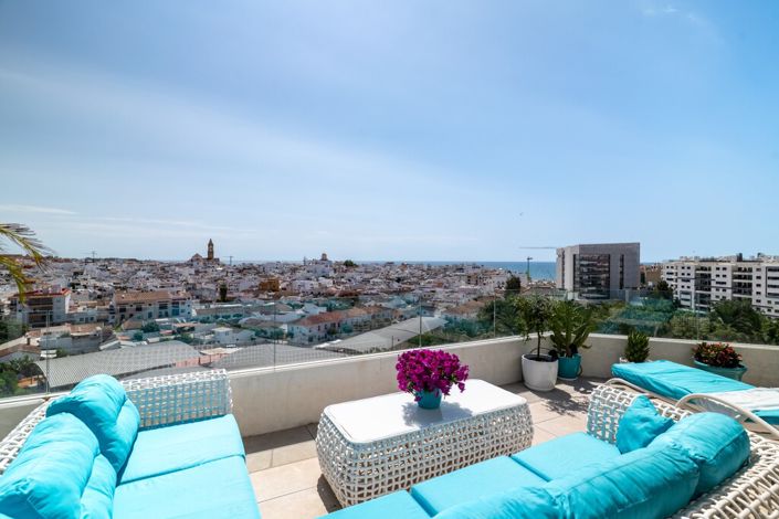 Image No.3-3 Bed Property for sale