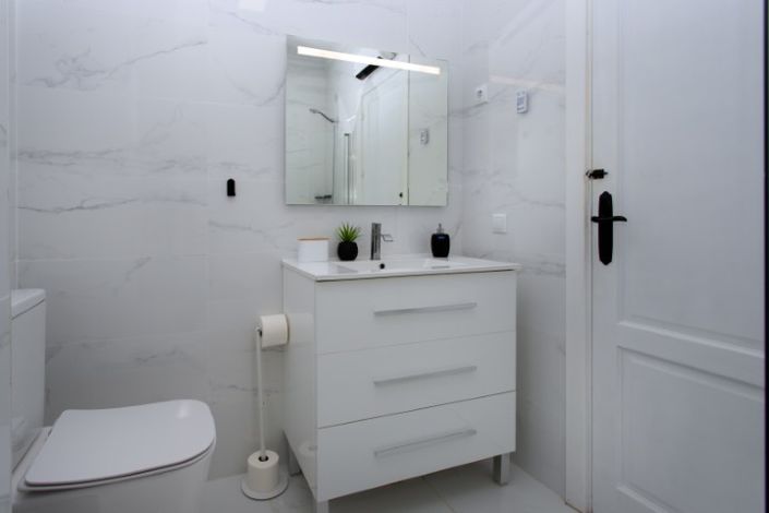 Image No.44-3 Bed Property for sale
