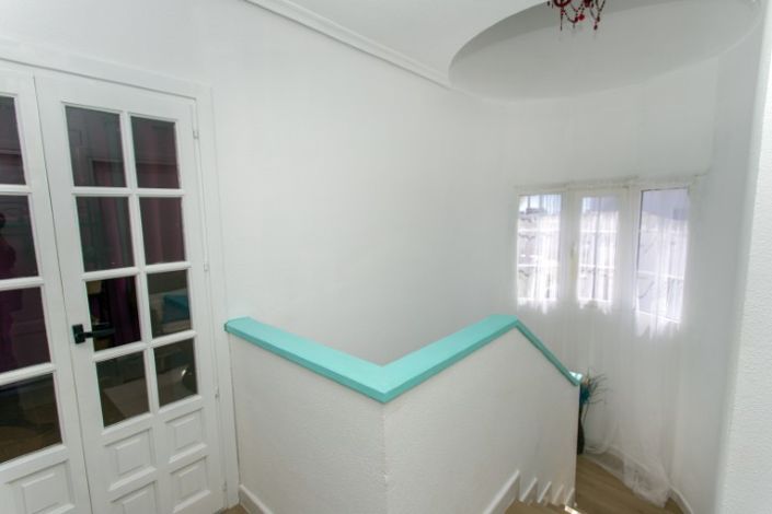 Image No.45-3 Bed Property for sale