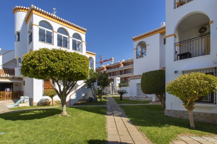 Image No.8-3 Bed Property for sale