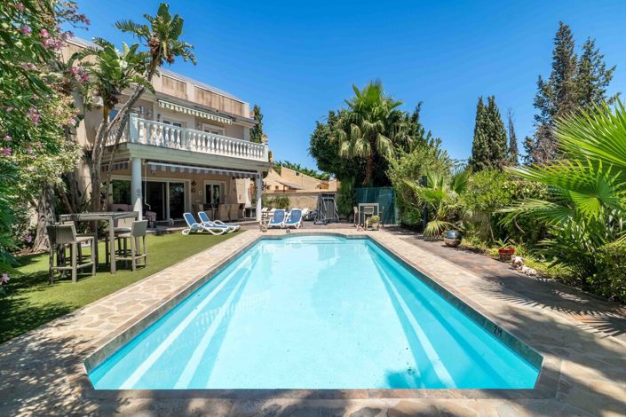 Image No.28-8 Bed Villa for sale