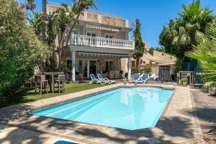 Image No.29-8 Bed Villa for sale