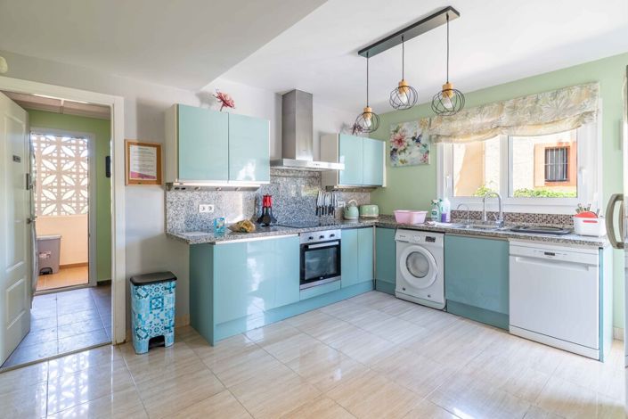 Image No.7-8 Bed Villa for sale