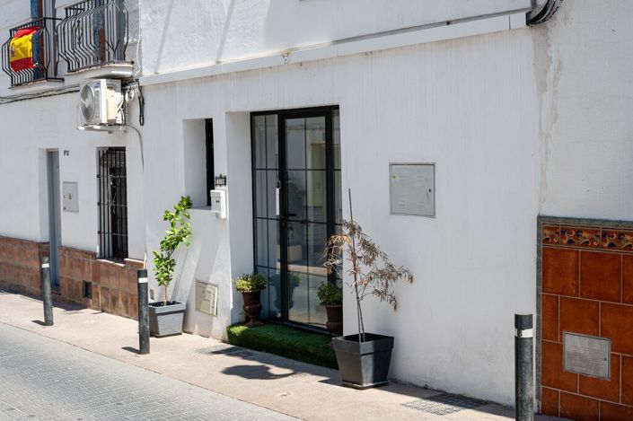 Image No.30-3 Bed Townhouse for sale