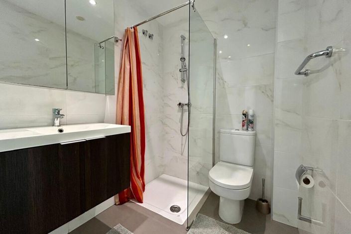 Image No.14-2 Bed Property for sale