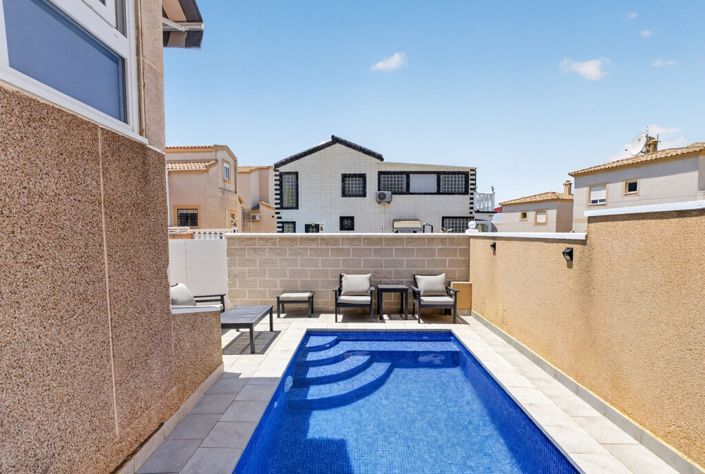 Image No.19-2 Bed Villa for sale