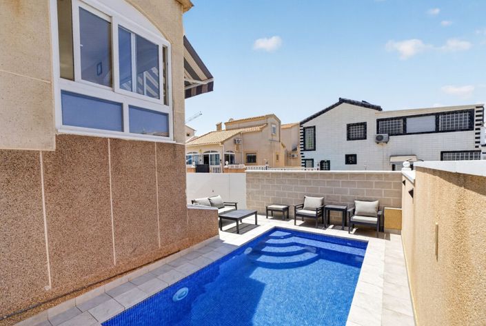 Image No.20-2 Bed Villa for sale