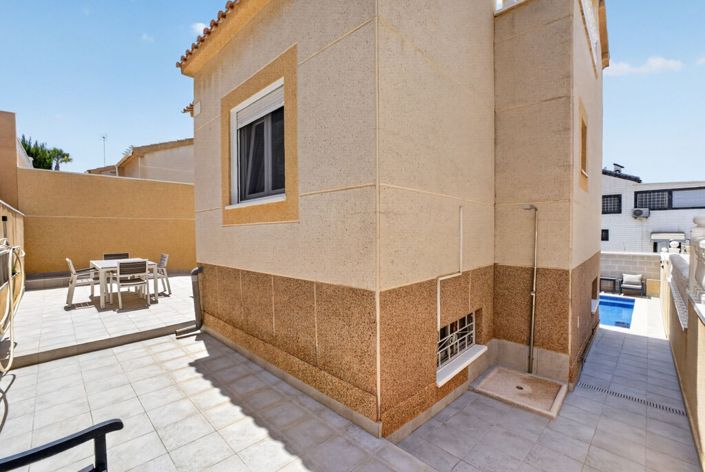 Image No.25-2 Bed Villa for sale